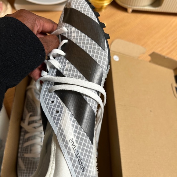 Running track spikes - Picture 5 of 10